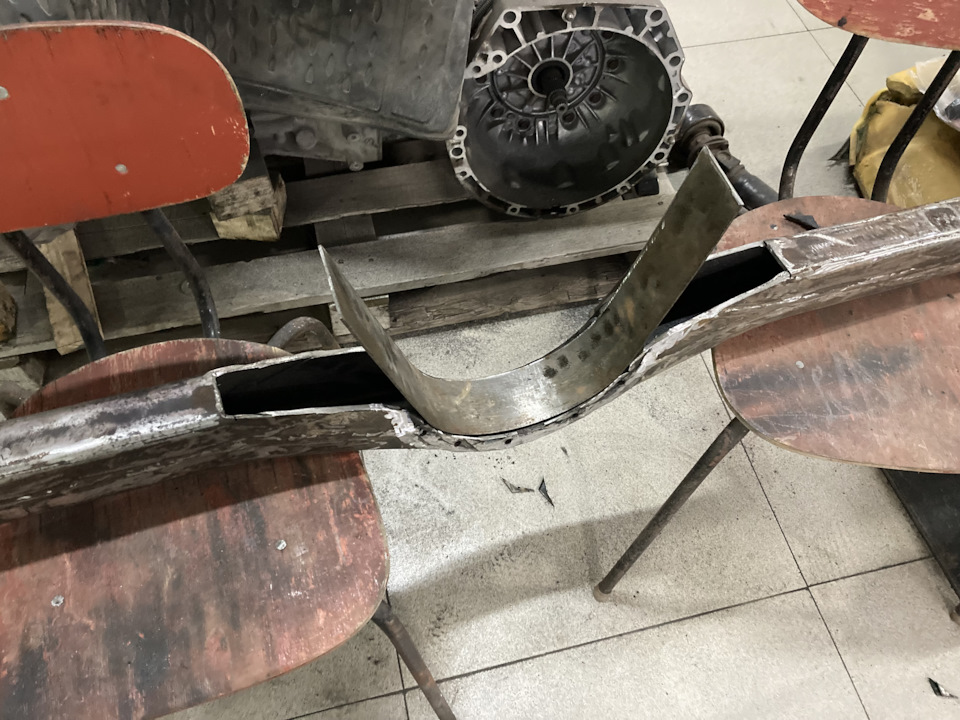 3 — CUSTOM TRUCK