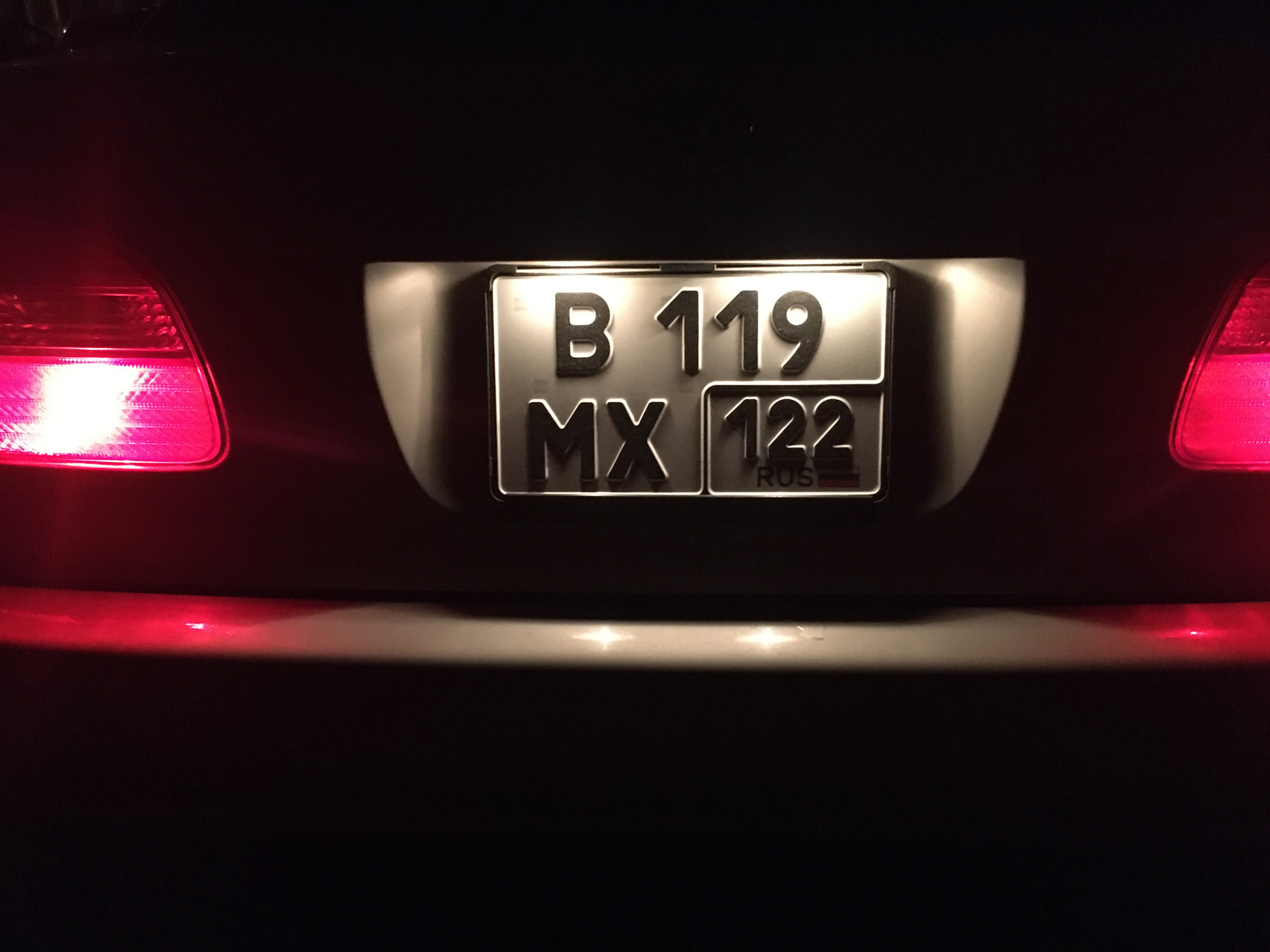 Подсветка квадратного номера. Подсветка квадратного номера. Рамка знака номерного знака для трактора. Подсветка номера мотоцикла. Рамка квадратная под номерной знак с подсветкой.