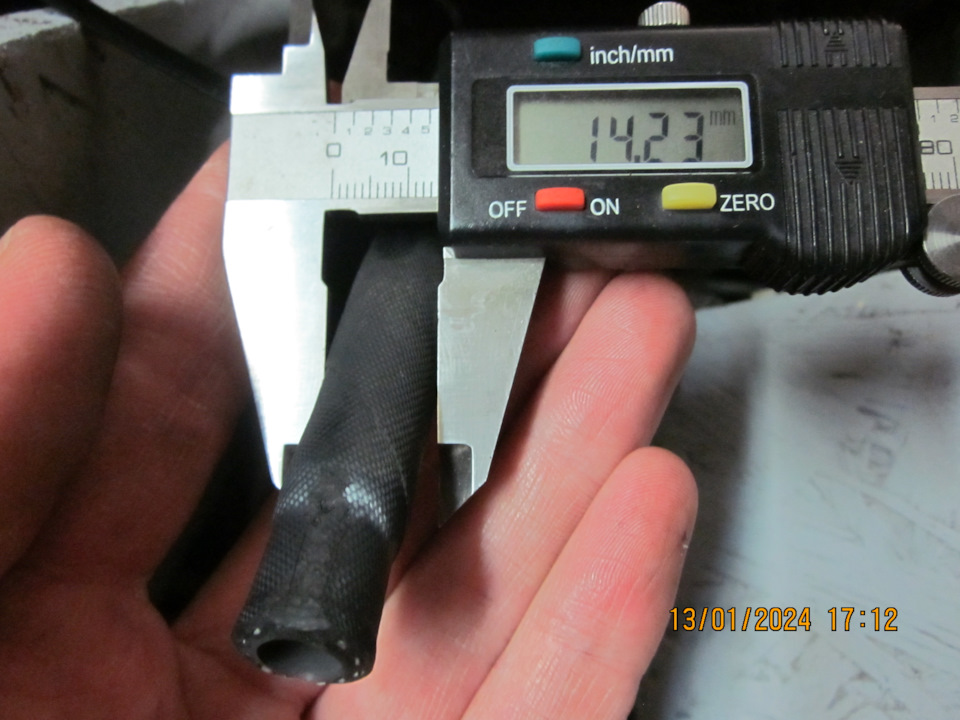 Диаметр шланга топливной магистрали — Lada Vesta SW (1G). Запчасти на фото: 13012024