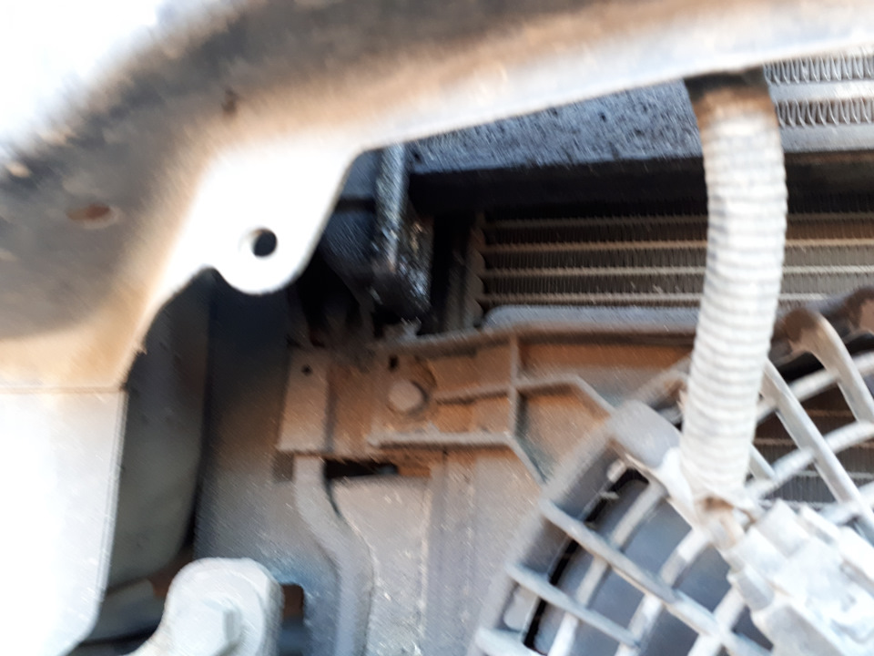 Замена сальников поворотного кулака и полуоси — УАЗ Patriot, 2,7 л ...