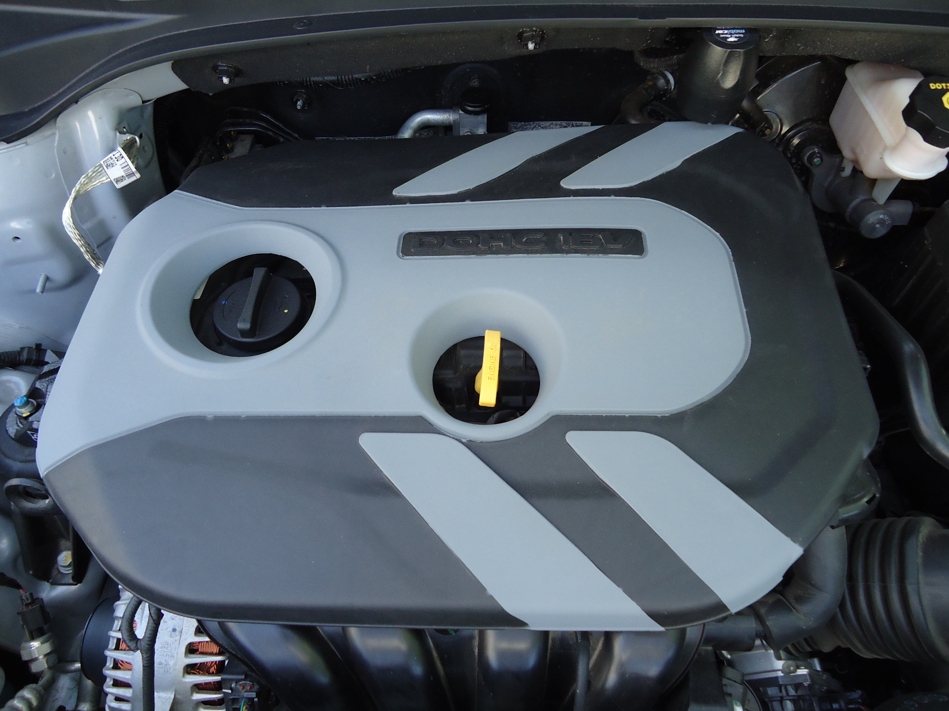 Двигатель hyundai creta 1.6. Hyundai Creta 1.6 подкапотное. Крышка двигателя Хендай Крета 2.0 2020. Двигатель Крета 2.0. Накладка на двигатель Hyundai Creta 2.0.