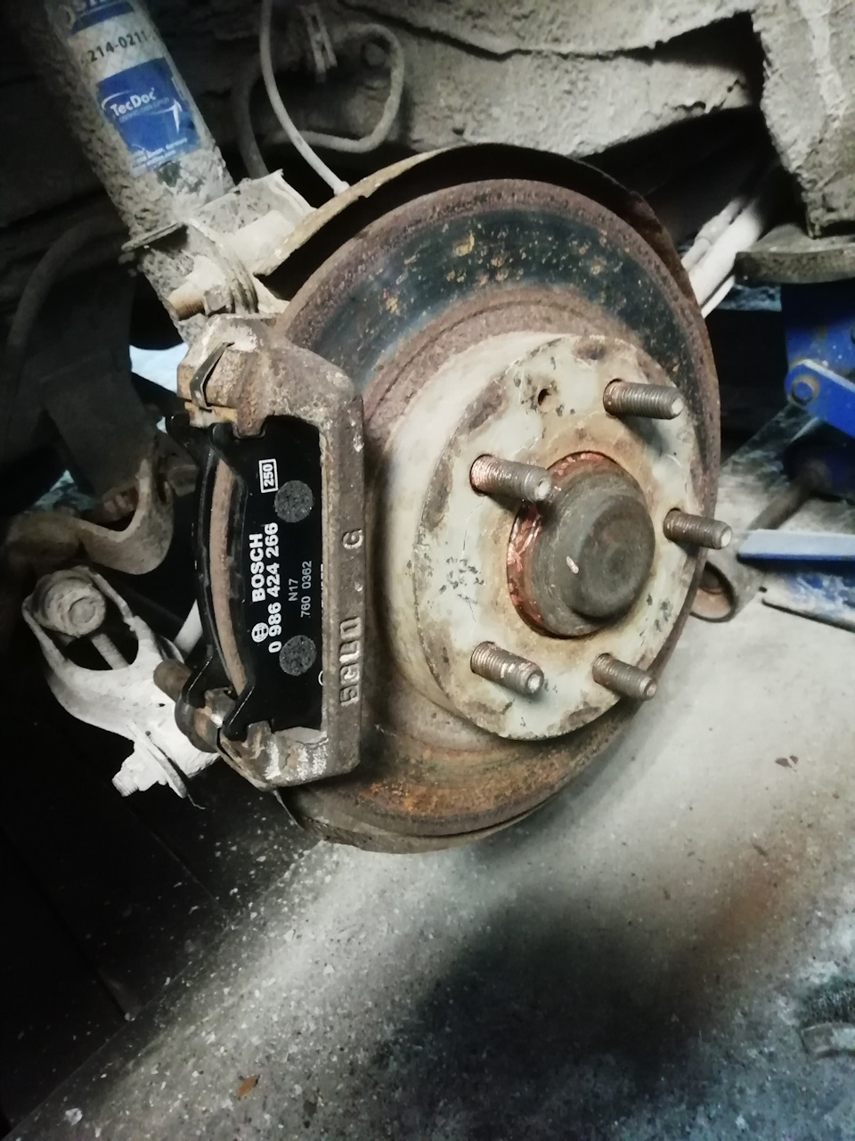 Задние колодки устали. — Mazda 626 IV (GE), 1,9 л, 1996 года | плановое ...