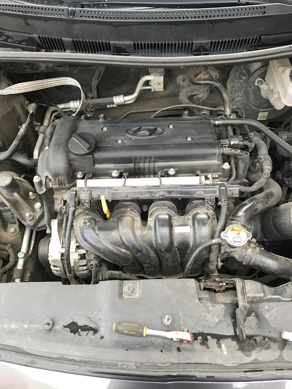 Установка декоративной крышки на Hyundai solars от Kia seed — Hyundai ...