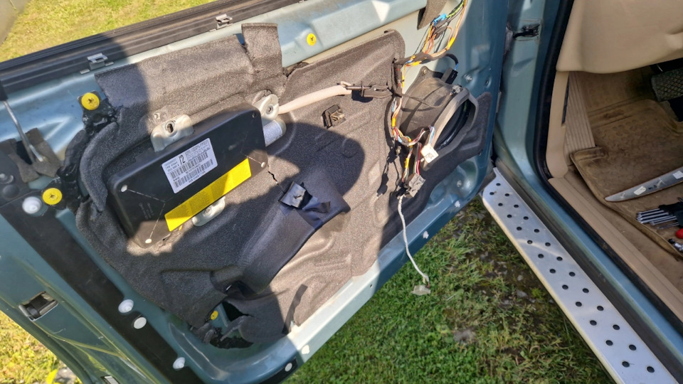 А тут уже когда менял стеклоподъемник — BMW X5 (E53)