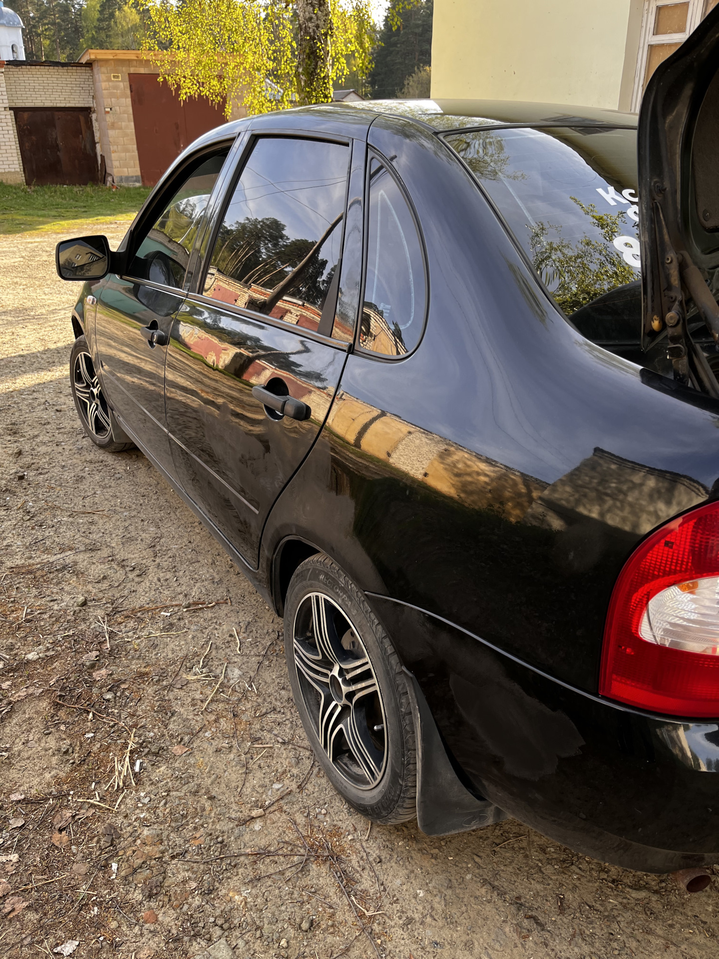 Самостоятельное выпрямление вмятины — Lada Калина седан, 1,6 л, 2010 ...