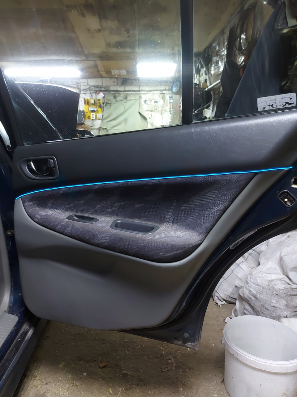 Гибкий неон в дверные картв — Mitsubishi Galant (8G), 2,5 л, 1998 года ...