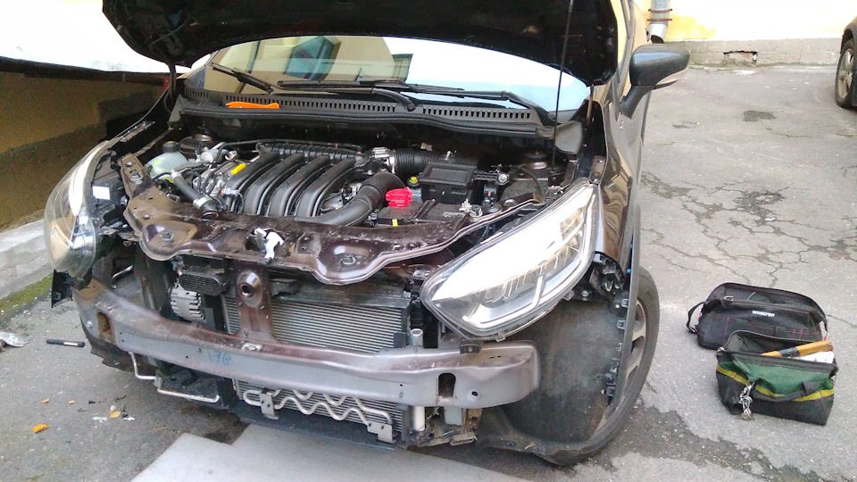 Поставил комплект защит и сетку в бампер — Renault Kaptur (2016), 2 л ...