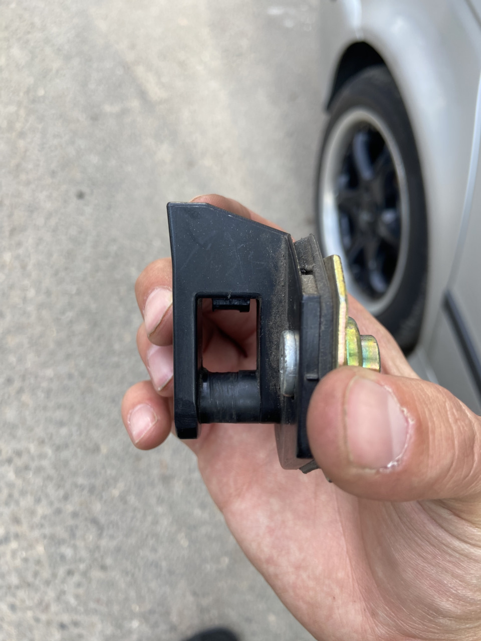 замена концевика двери — BMW 5 series (E39), 2,8 л, 2000 года ...