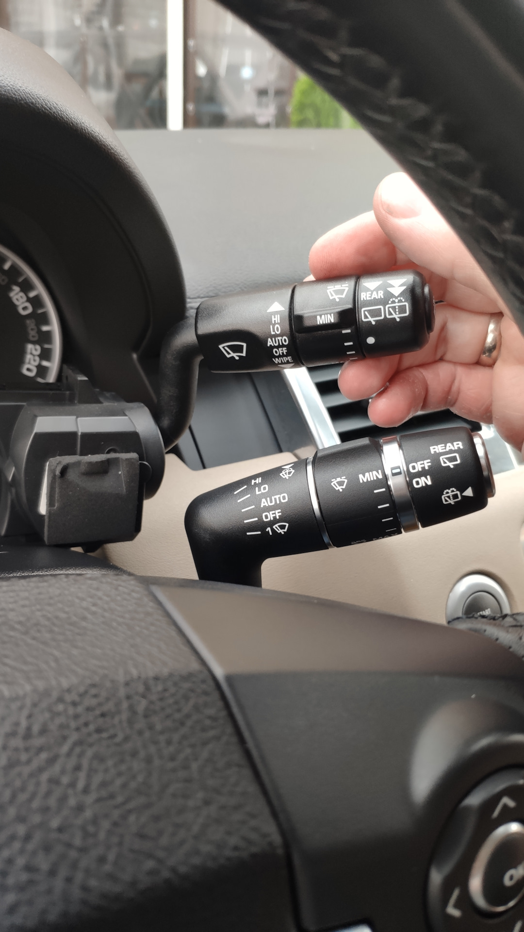 Замена подрулевых переключателей — Land Rover Range Rover Sport (1G), 3 ...