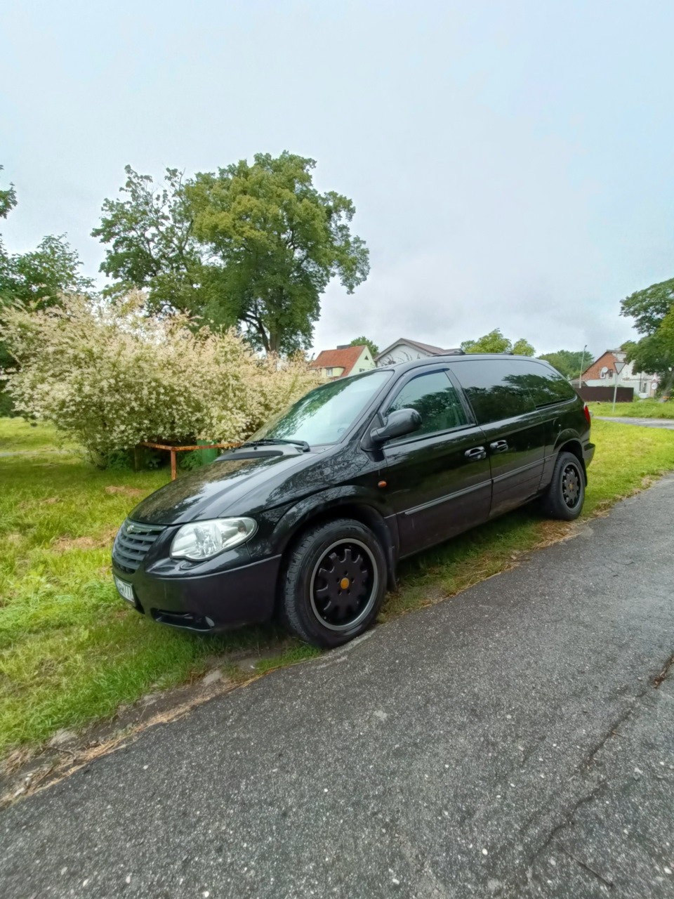 Едем в Прагу — Chrysler Grand Voyager IV (North America), 3,3 л, 2006 года  | путешествие | DRIVE2