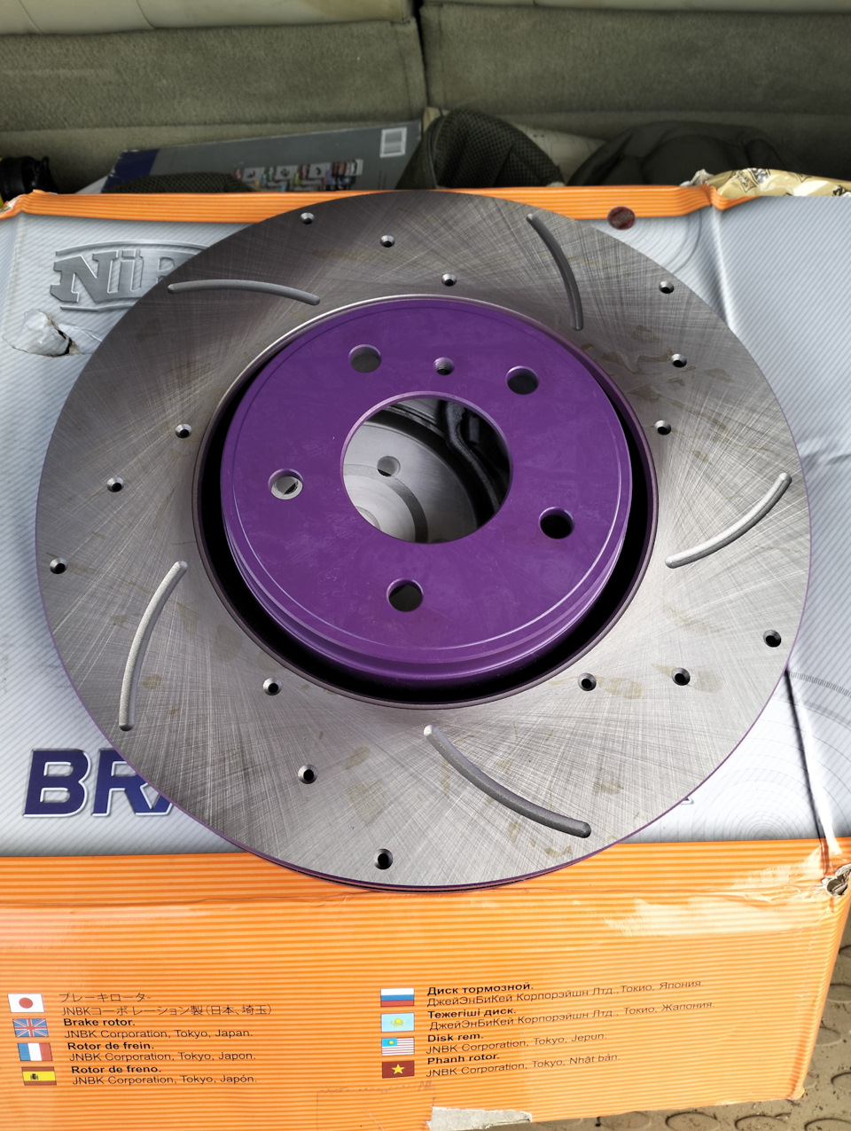 Замена передних тормозных дисков и колодок — Infiniti FX (1G), 3,5 л ...