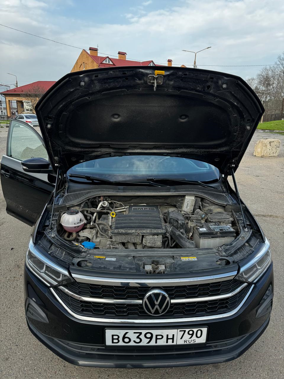 Газовые лифты и уплотнитель капота — Volkswagen Polo liftback, 1,6 л ...