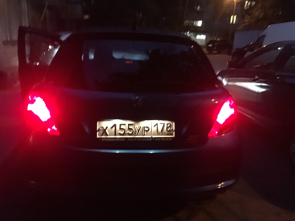 Светодиодные лампы в задние габариты и стоп сигналы, и допстоп ...