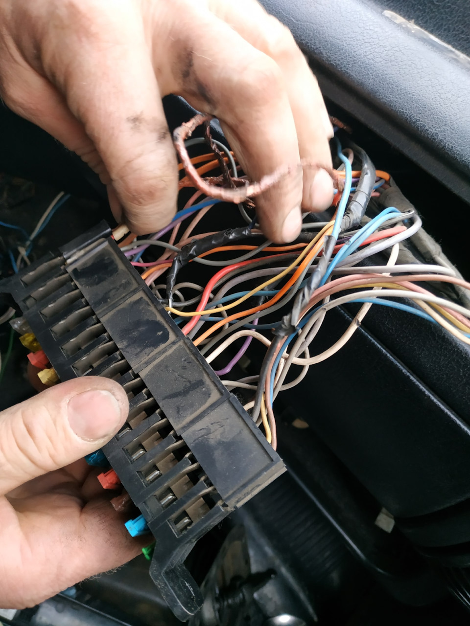 99. Сгорела проводка стеклоподъёмников — ГАЗ 3102, 2,3 л, 2003 года ...