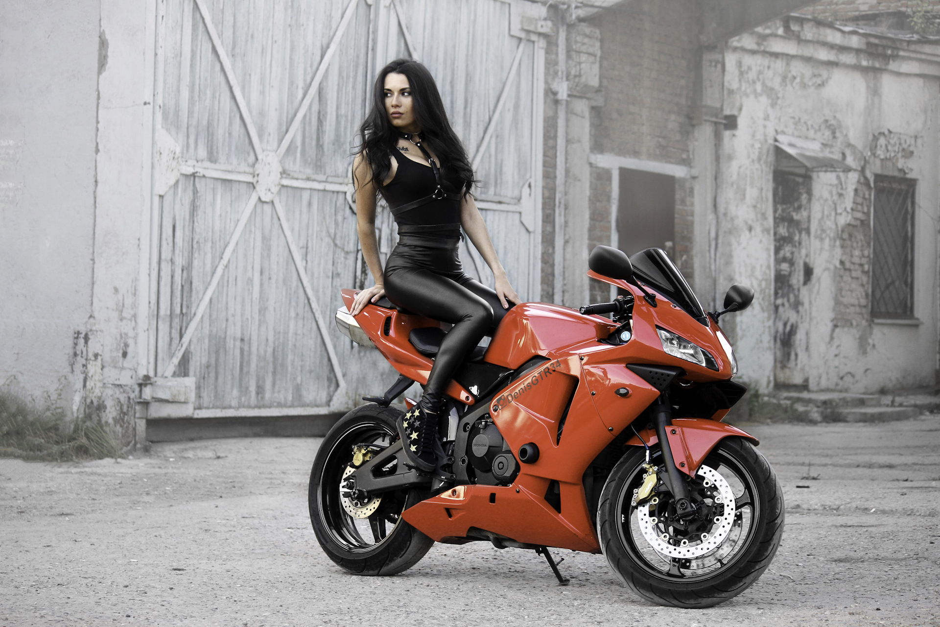 Про девушку на мотоцикле. Девушка на мотоцикле. Красивые девушки на мотоциклах. Фотосессия на мотоцикле девушки. Девушка на мотоцикле Хонда.