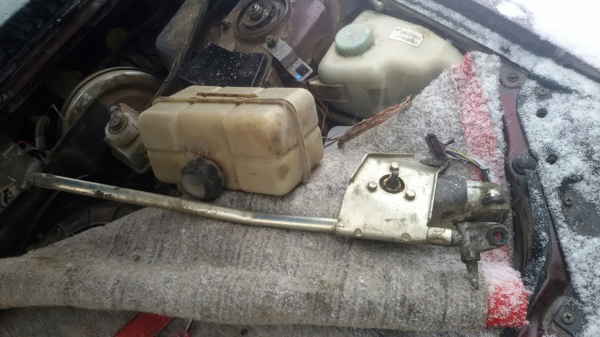 И снова мотор стеклоочистителей — Lada Приора хэтчбек, 1,6 л, 2008 года ...