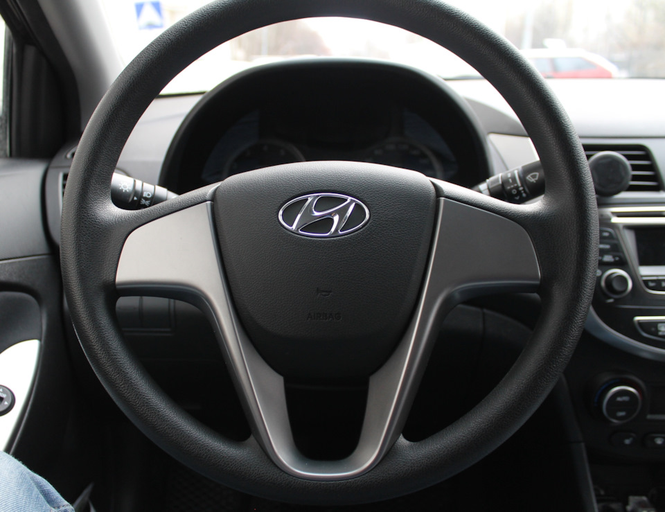 Мультимедийная накладка на руль — Hyundai Solaris (1G), 1,4 л, 2015 ...