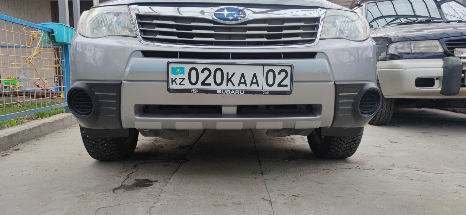 Аэроподкрылки на родине, заклеил размотанный правый подкрылок. — Subaru ...