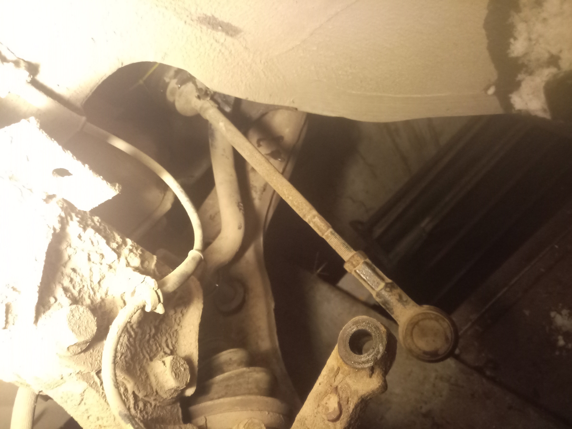 Замена пыльника рулевой рейки… — Mitsubishi Carisma, 1,6 л, 2003 года ...