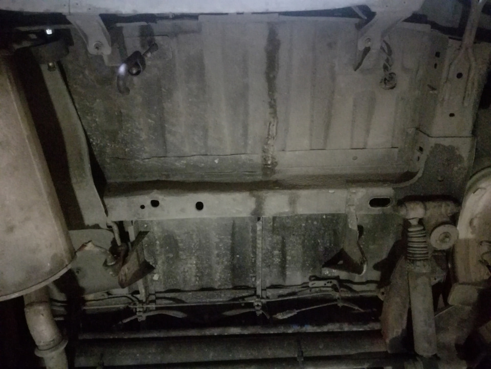 Установка защиты двигателя Пежо 206. Крепление запасного колеса Пежо ...