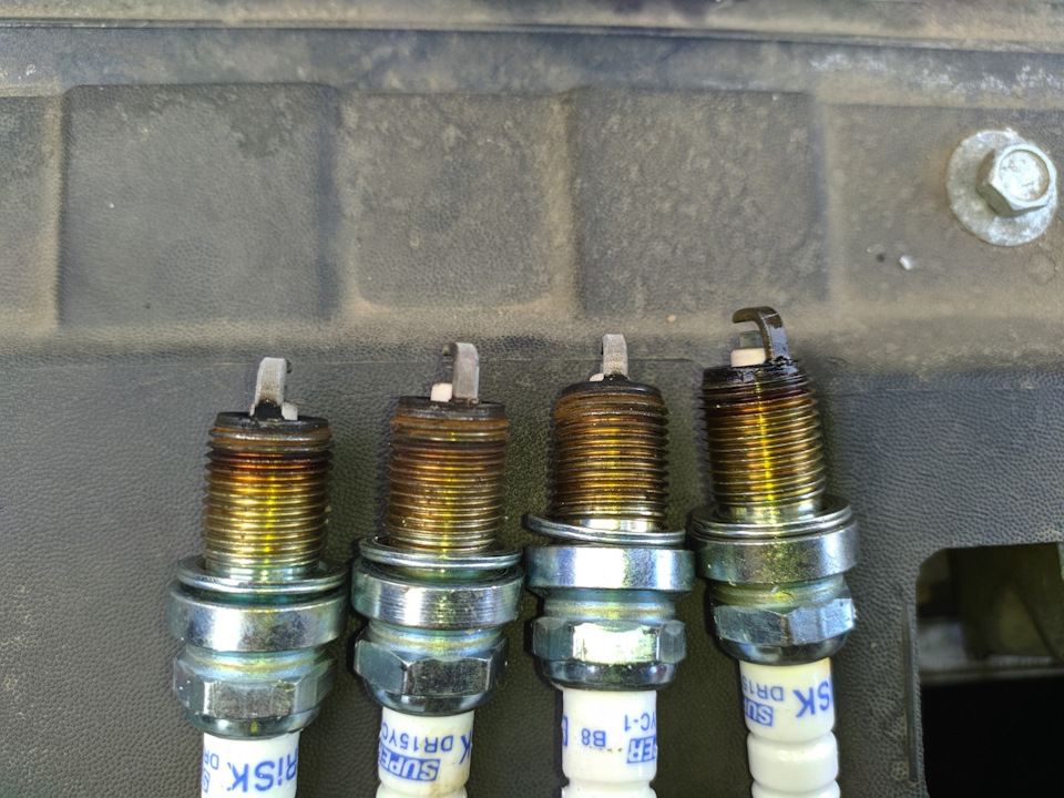 контейнер для промасленной ветоши. шевроле круз 1. 6 в расширительном бачке масло. холодная сварка для замасленных поверхностей. черные свечи зажигания причина 402 двигатель.