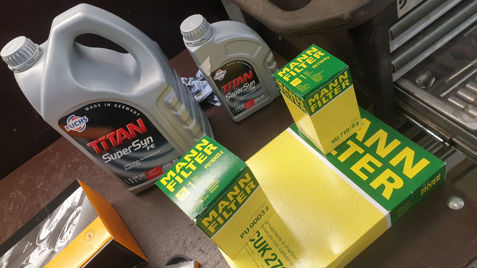 Замена приводных ремней и масла — Volvo V60 (1G), 2 л, 2013 года ...