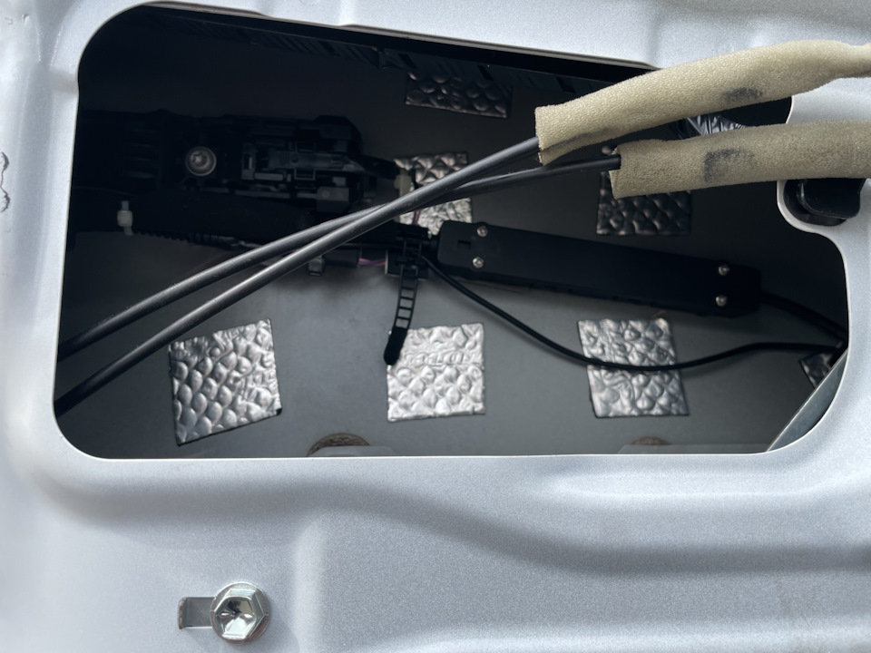 Установка доводчиков на передние двери — DRIVE2