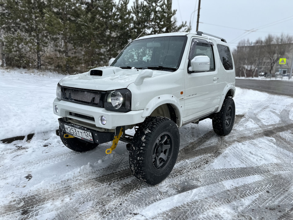 Suzuki jimny 235/75 r15. Джимни на 37 колесах. Зимние шины сузуки джимни. Зимние шины сузуки джимни. Te37 jimny.