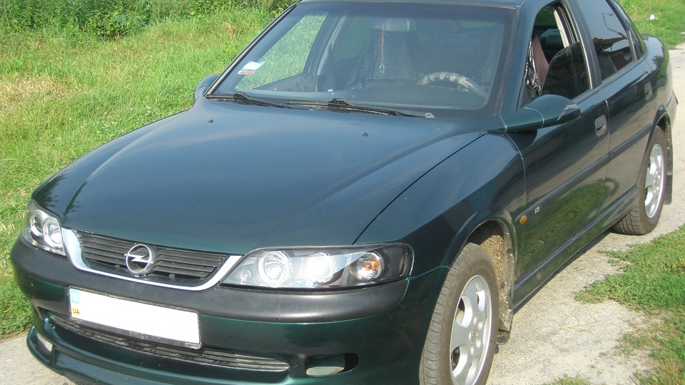 Авито опель вектра б. Опель Вектра темно зеленый 1996. Opel Vectra, 1998 зеленый. Опель Вектра б темно зеленая. Опель Вектра б 1.6 1998 зелёный.