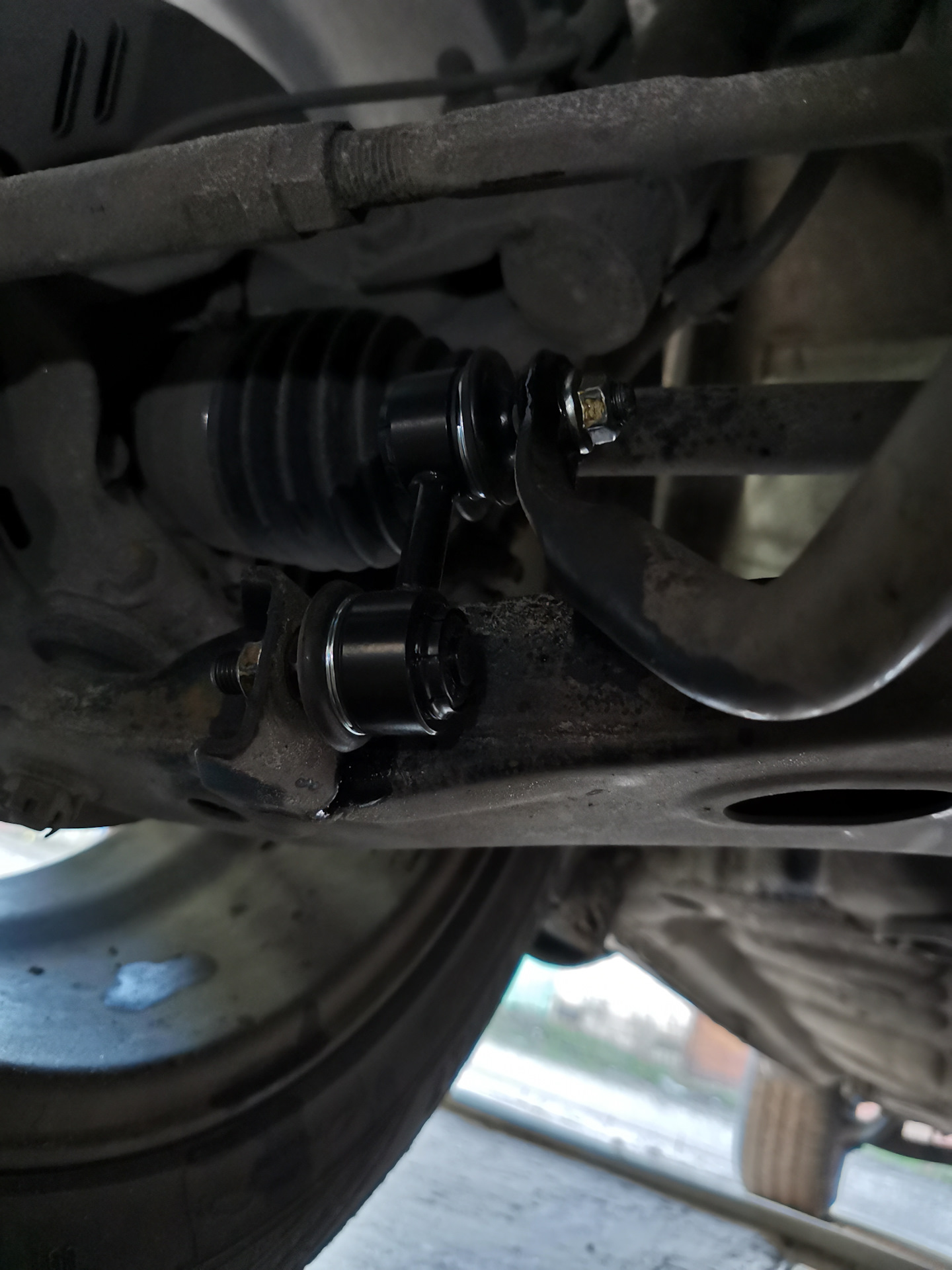 Замена передних втулок и стоек стабилизатора. — Subaru Forester (SH), 2 ...