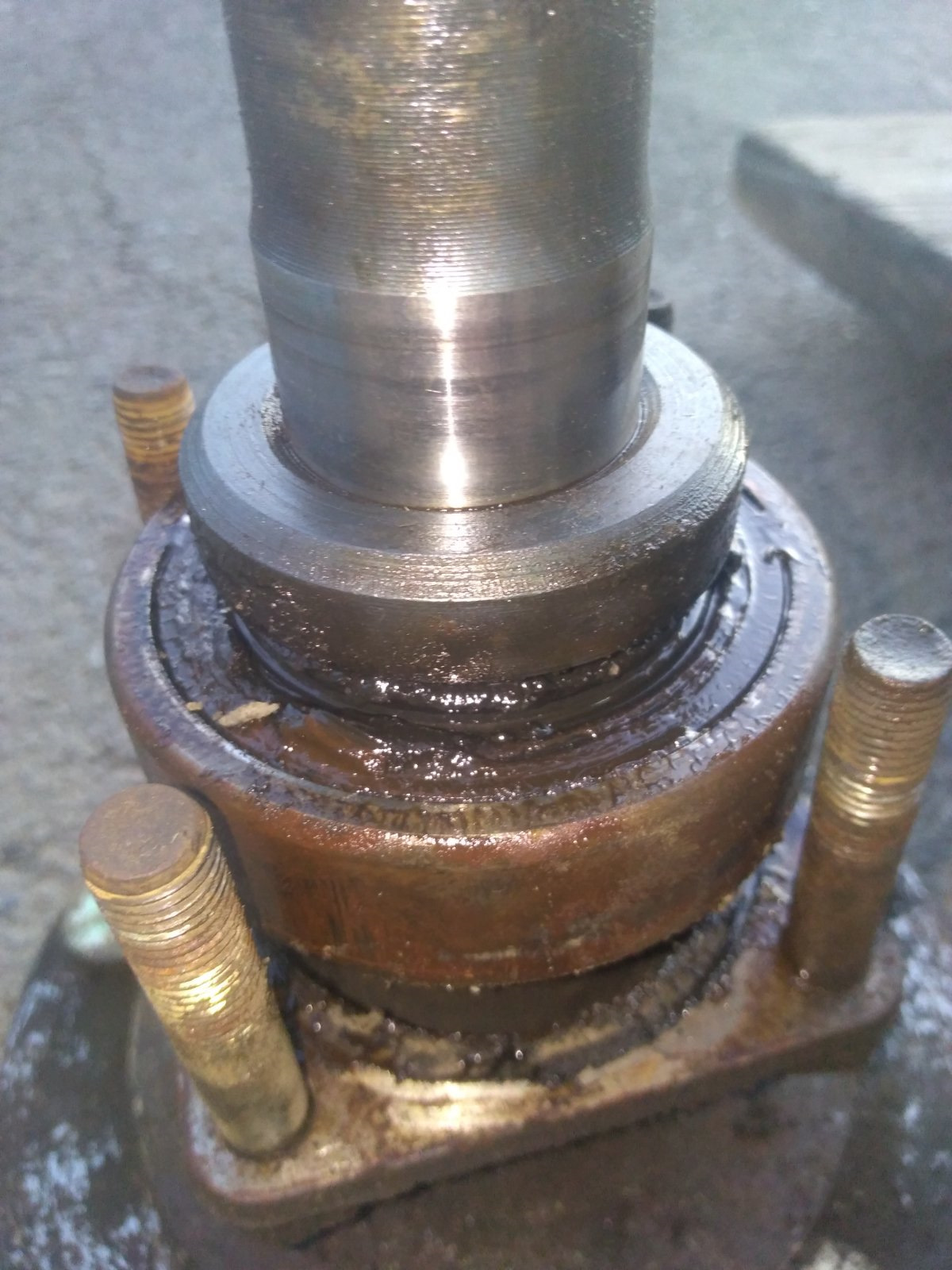 замена подшипника правой полуоси