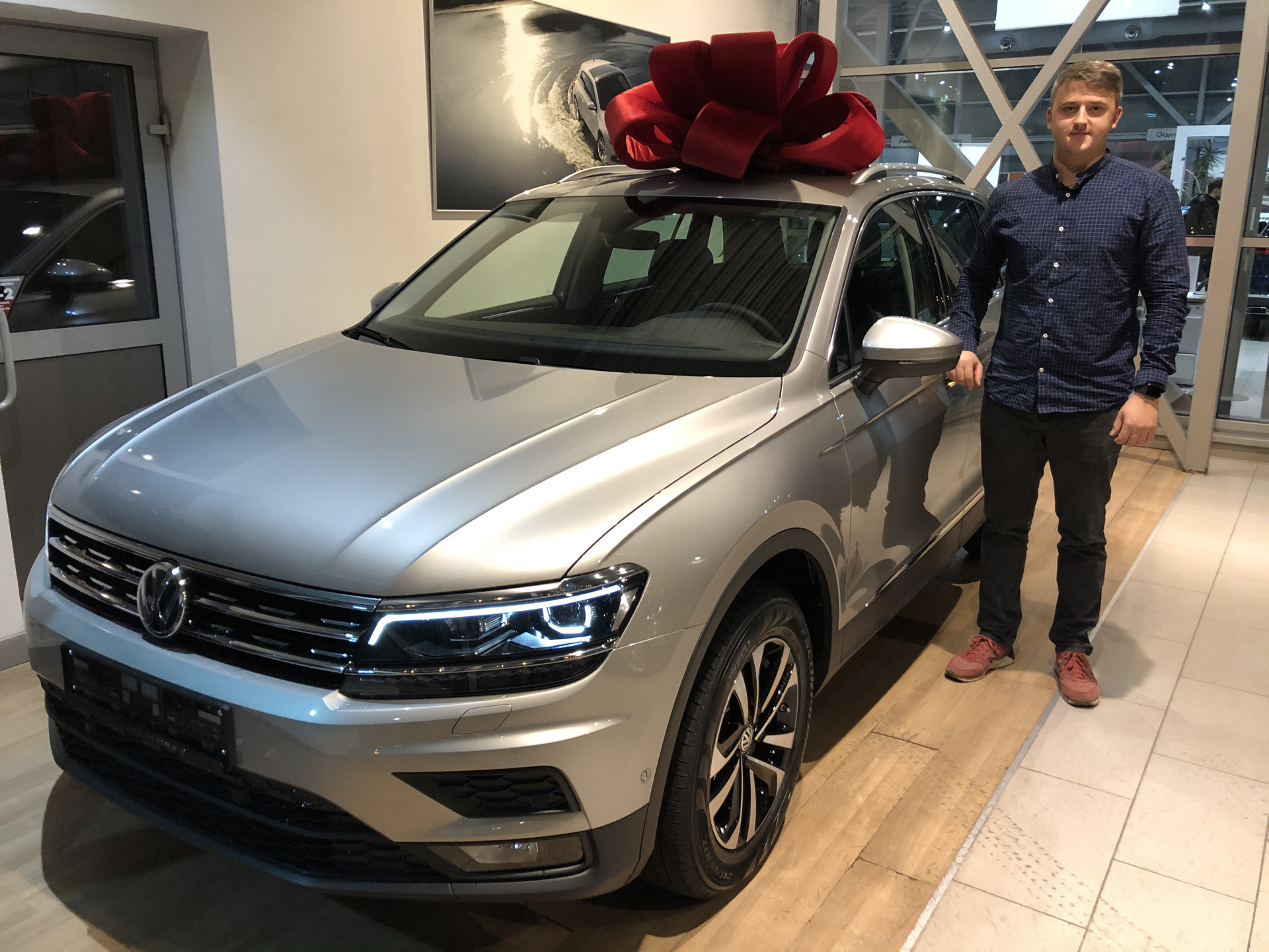 Фольксваген тигуан отзывы владельцев. Tiguan Exclusive 2021. Volkswagen Tiguan комплектация Exclusive. Фольксваген Тигуан эксклюзив 2020. VW Tiguan 2021 Exclusive.