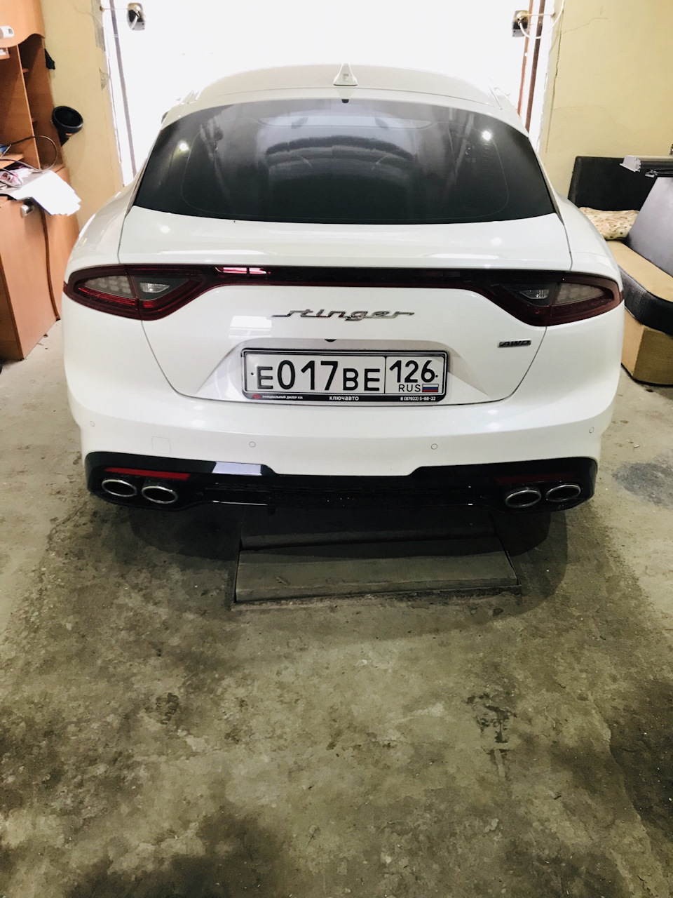 Kia Stinger шильдик