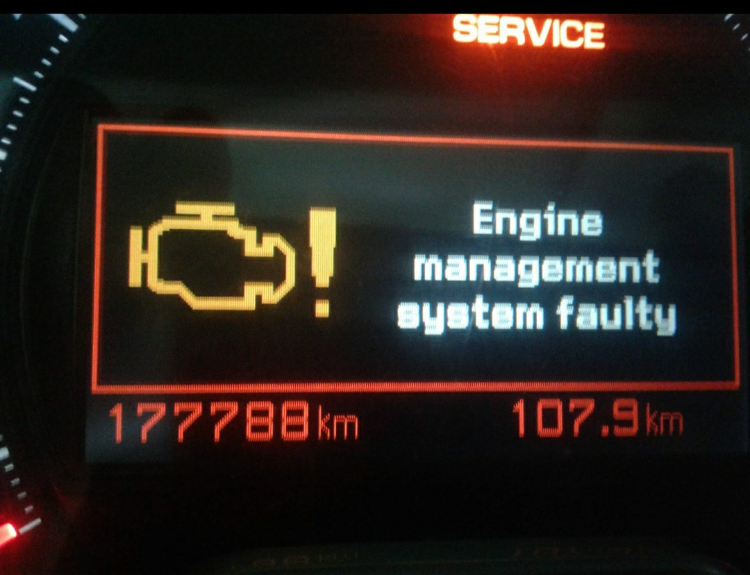 System fault перевод. Engine Management System faulty Ситроен с5х7. Engine Management System faulty Пежо 308. Ошибка двигателя на Пежо. Ошибка двигателя на ситроене.