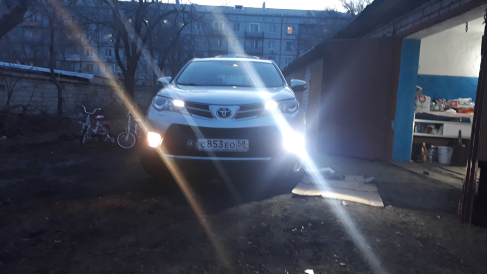 Лампочки в противотуманки Led — Toyota RAV4 (IV), 2 л, 2013 года ...