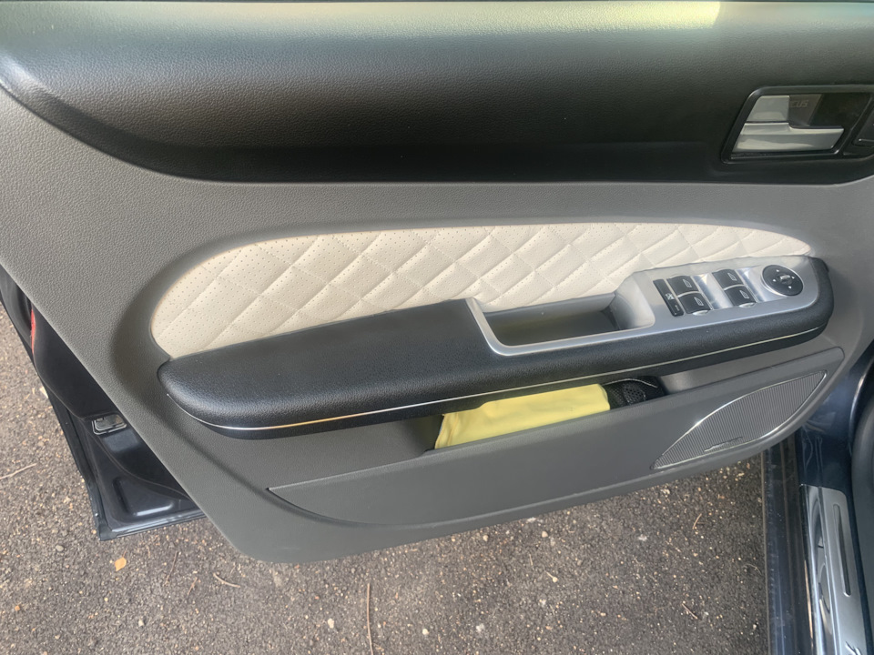 Новый тренд — накладки на подлокотники — Ford Focus Hatchback II, 1,6 л ...