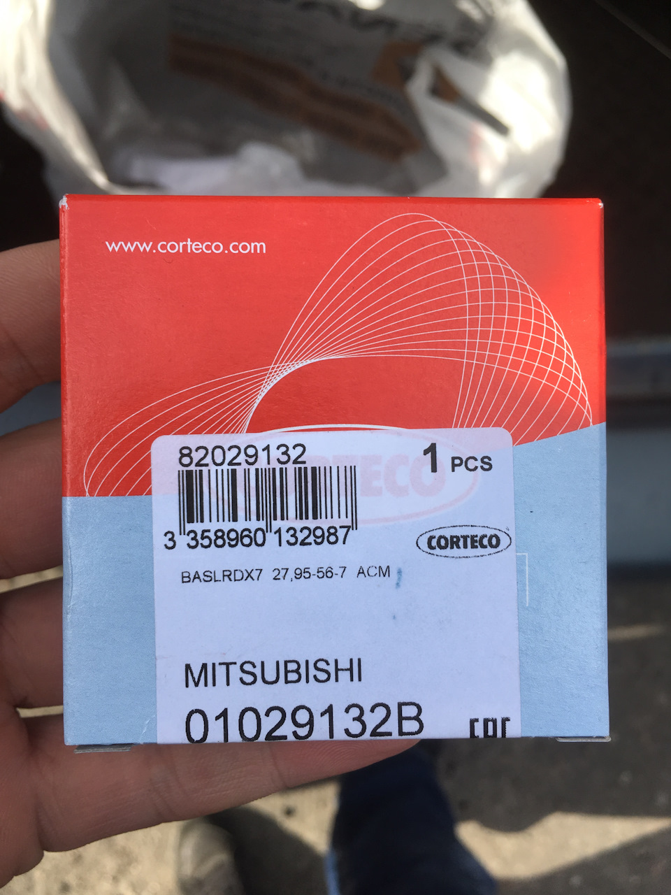 Заменил вечерком оба сальника приводов. — Renault Logan (1G), 1,6 л ...