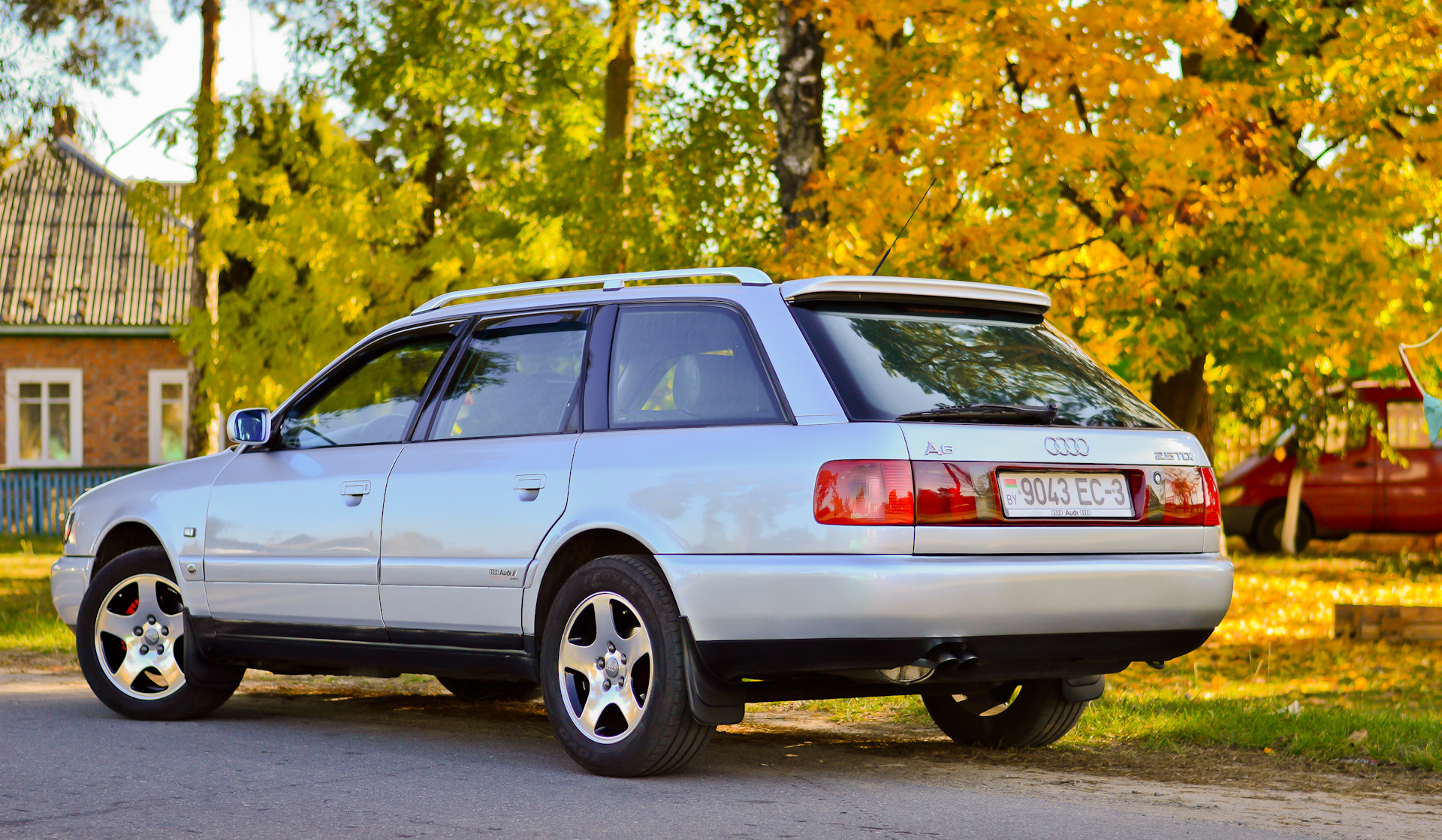 Купить с4 в беларуси. Ауди 100 с4 универсал. Audi 100 a6 c4. Ауди 100 с4 Авант. Ауди 100 1997 универсал.