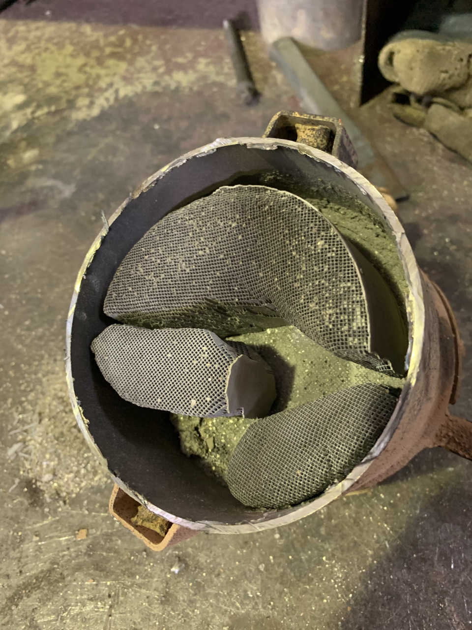 Рассыпался катализатор — KIA Rio (3G), 1,6 л, 2015 года | поломка | DRIVE2