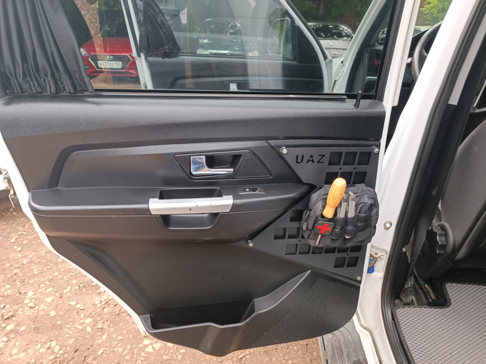 Накладка molle на заднюю дверь. — УАЗ Patriot, 2,7 л, 2018 года ...