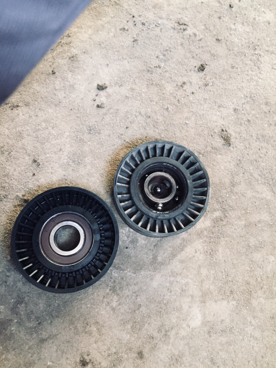 Замена Обводного ролика. — Lada Калина седан, 1,6 л, 2006 года | своими ...