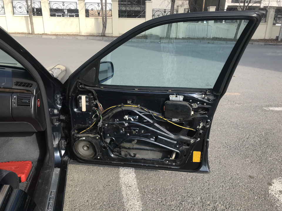 Замена подвеса динамика — Mercedes-Benz E-class (W210), 2,2 л, 2000 ...