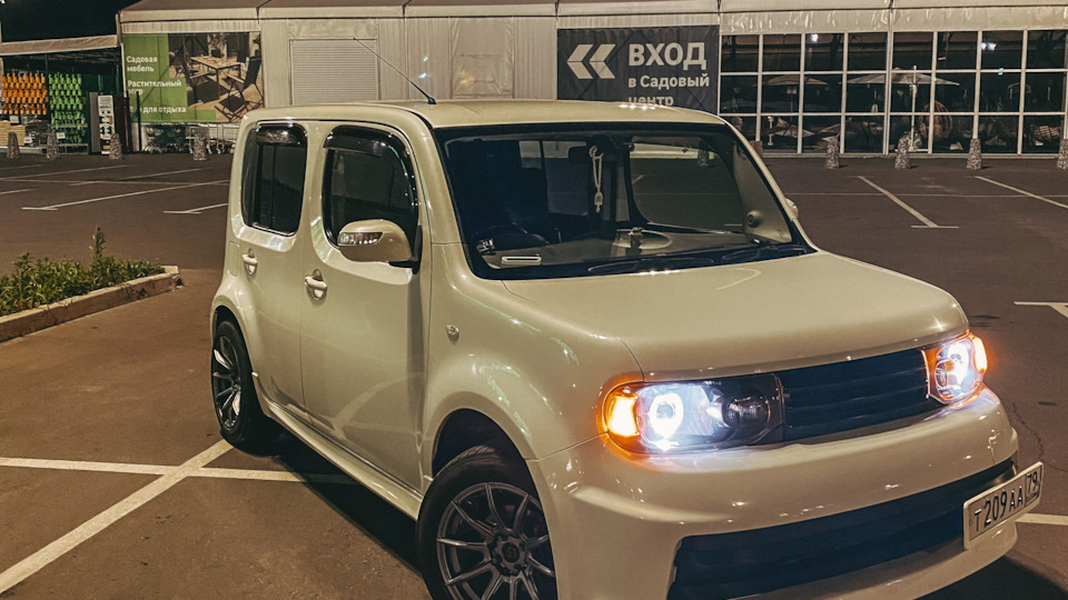 Ниссан куб хабаровск. Nissan Cube фото