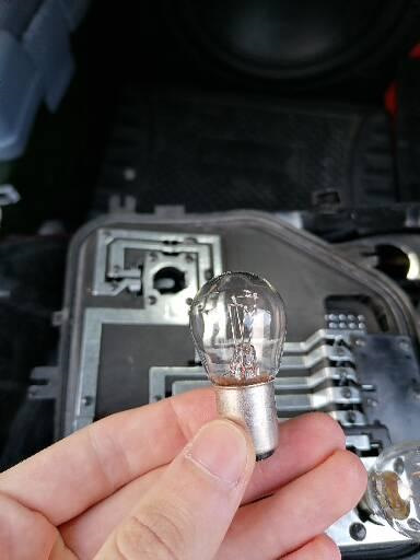 Диодные лампочки в задние фонари — Renault Logan (2G), 1,6 л, 2016 года ...