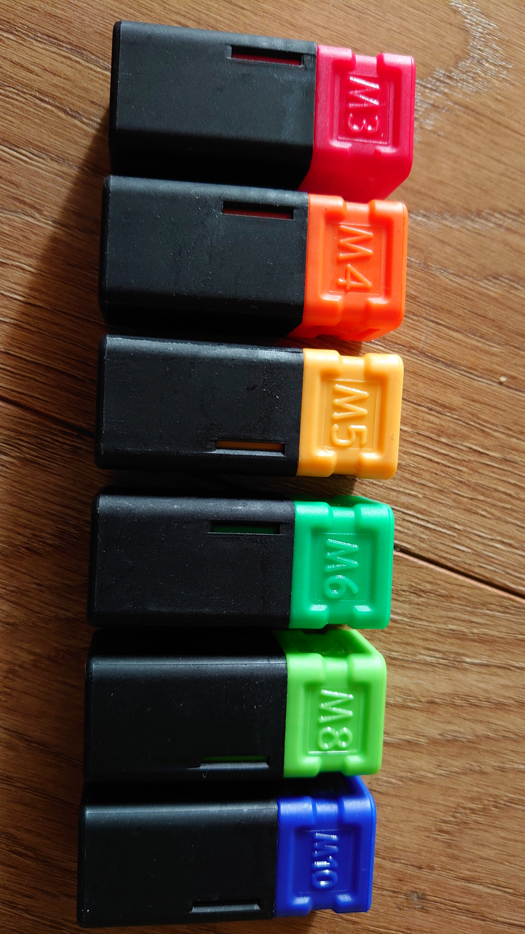 Устранение скрипа стеклоподъемников и замена заклепок щита дверей на ...