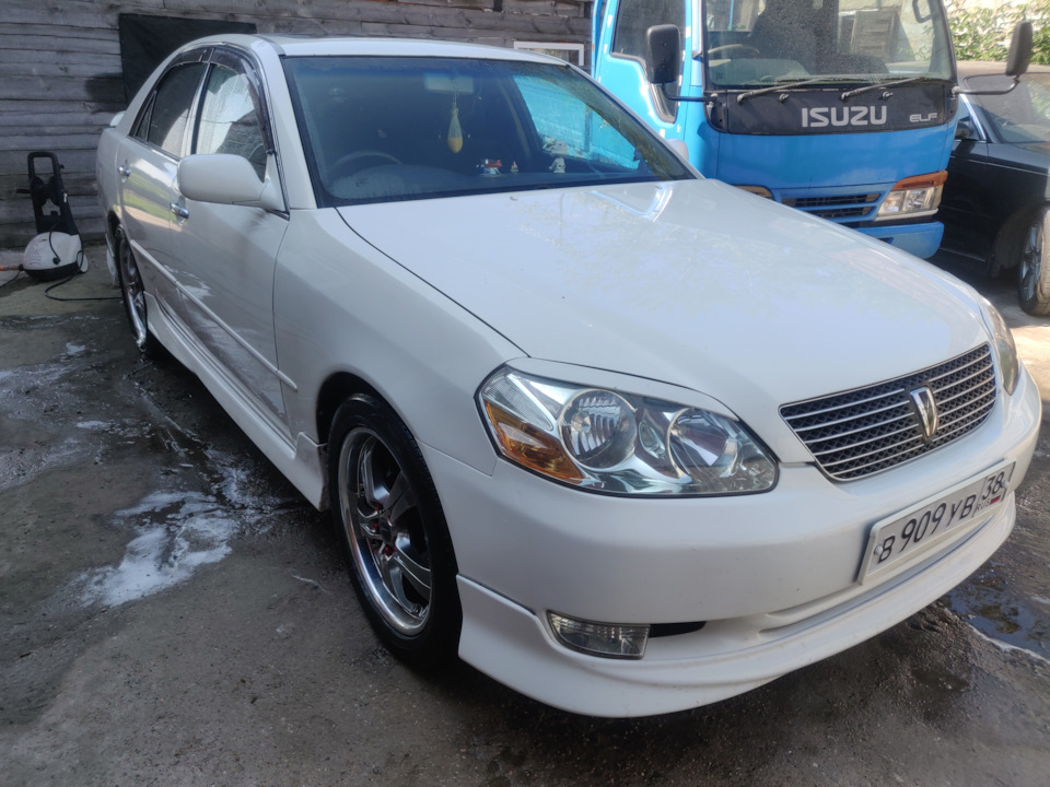 Хабаровский продажа тойота. Toyota Mark 2 2000.