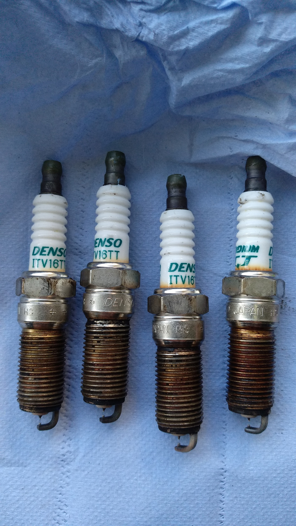 Старые, 30000т., отличные. — Ford Mondeo V. Запчасти на фото: ITV16