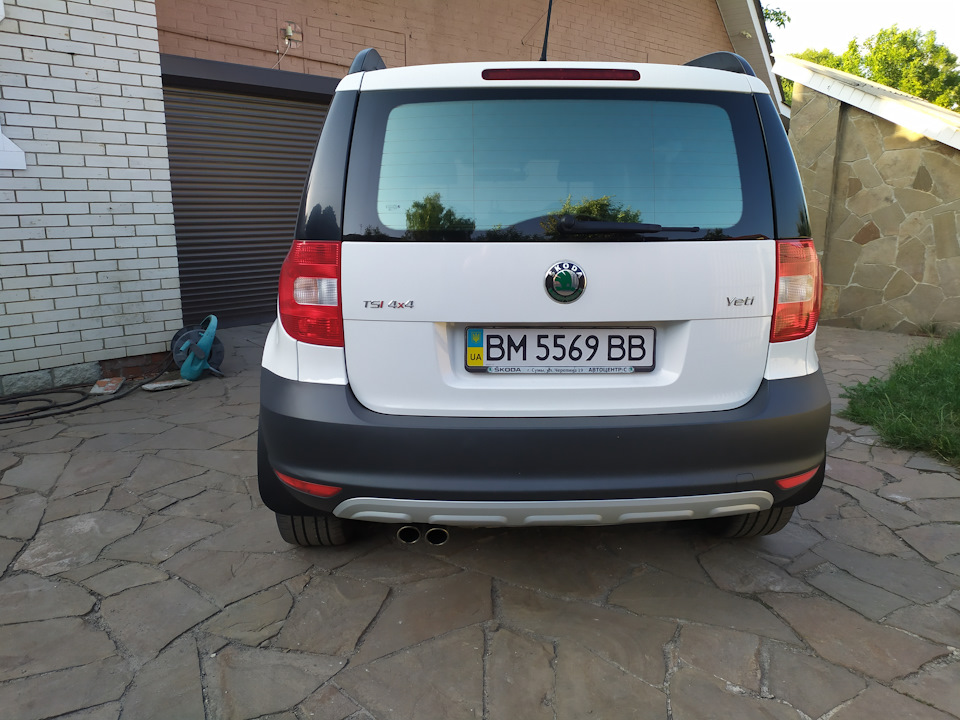 Запчасти йети. Skoda Yeti от 2.0 TSI. Skoda Yeti 1.8 TSI r18. Skoda Yeti 1.8 TSI занижение. Шкода етти парктроники на зад.