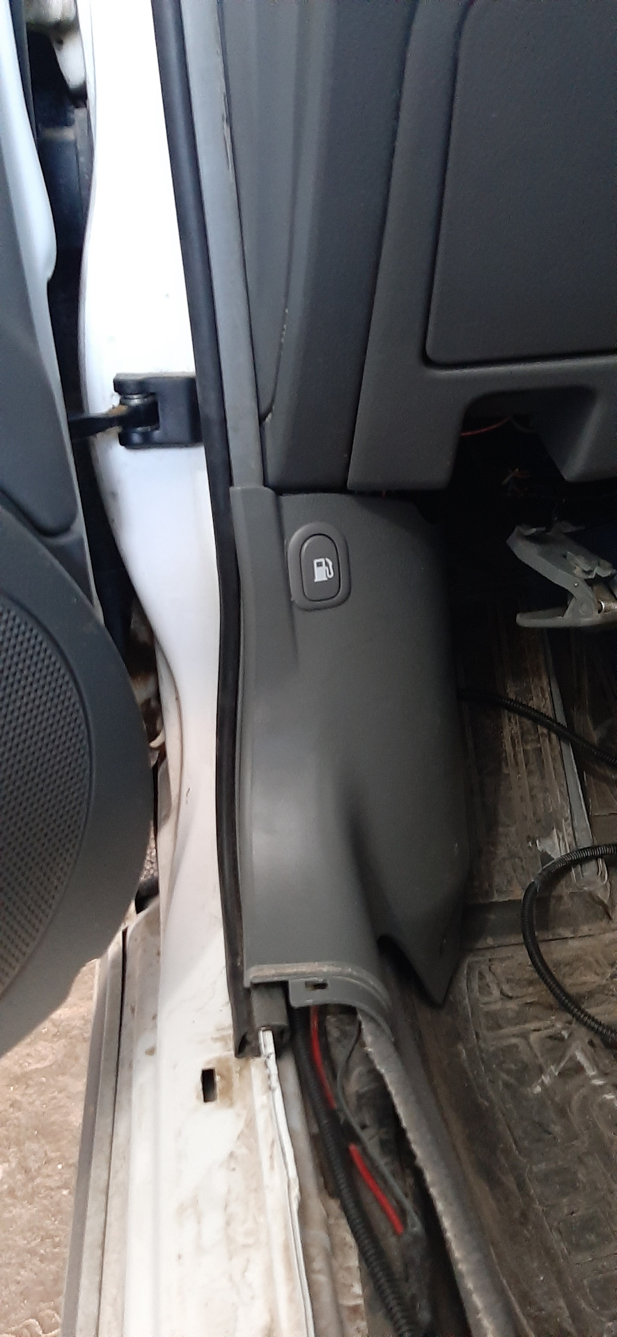 EUAAAgK8keA 960 Как открывается бензобак на лачетти