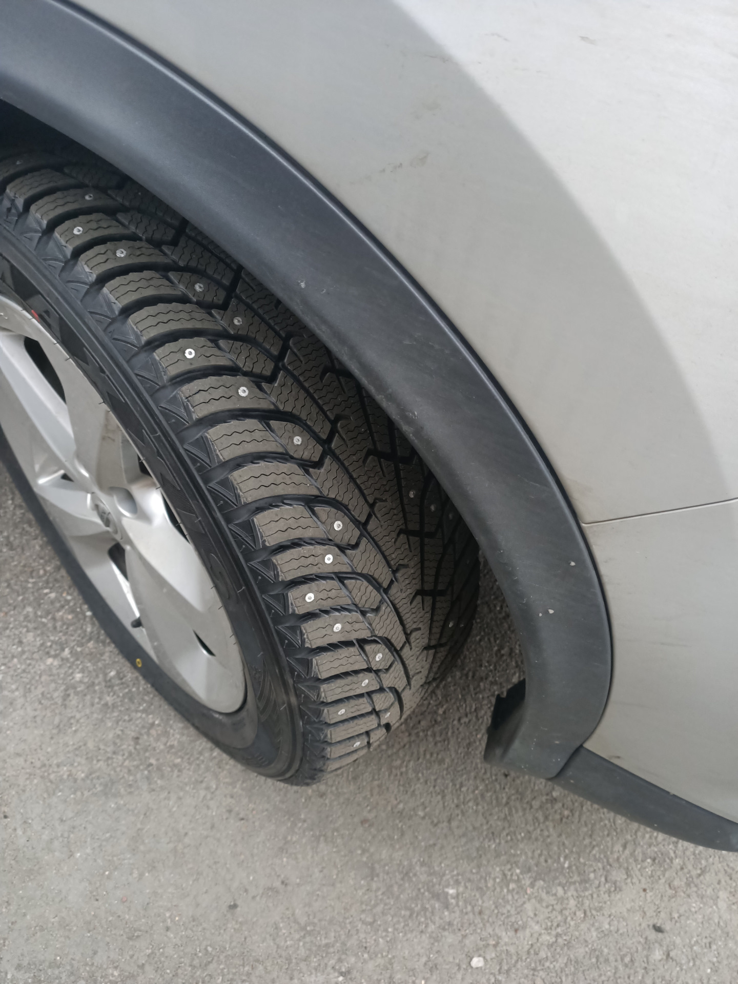 Premitra ice 5 suv отзывы. Maxxis Premitra Ice 5 SUV. Хэнкок шипованная резина на Ниссан Альмера g15. Фото гнутого диска